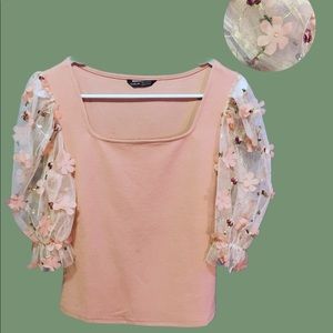 ⭐️$5⭐️ Floral lace sleeve top
